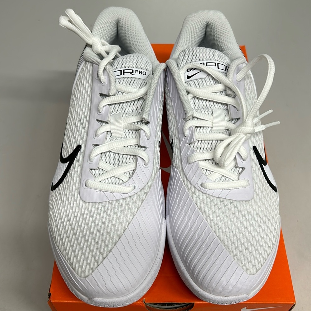 Nike Zoom Vapor Pro 2 HC Tennis Shoes Women’s size 8 White/Black